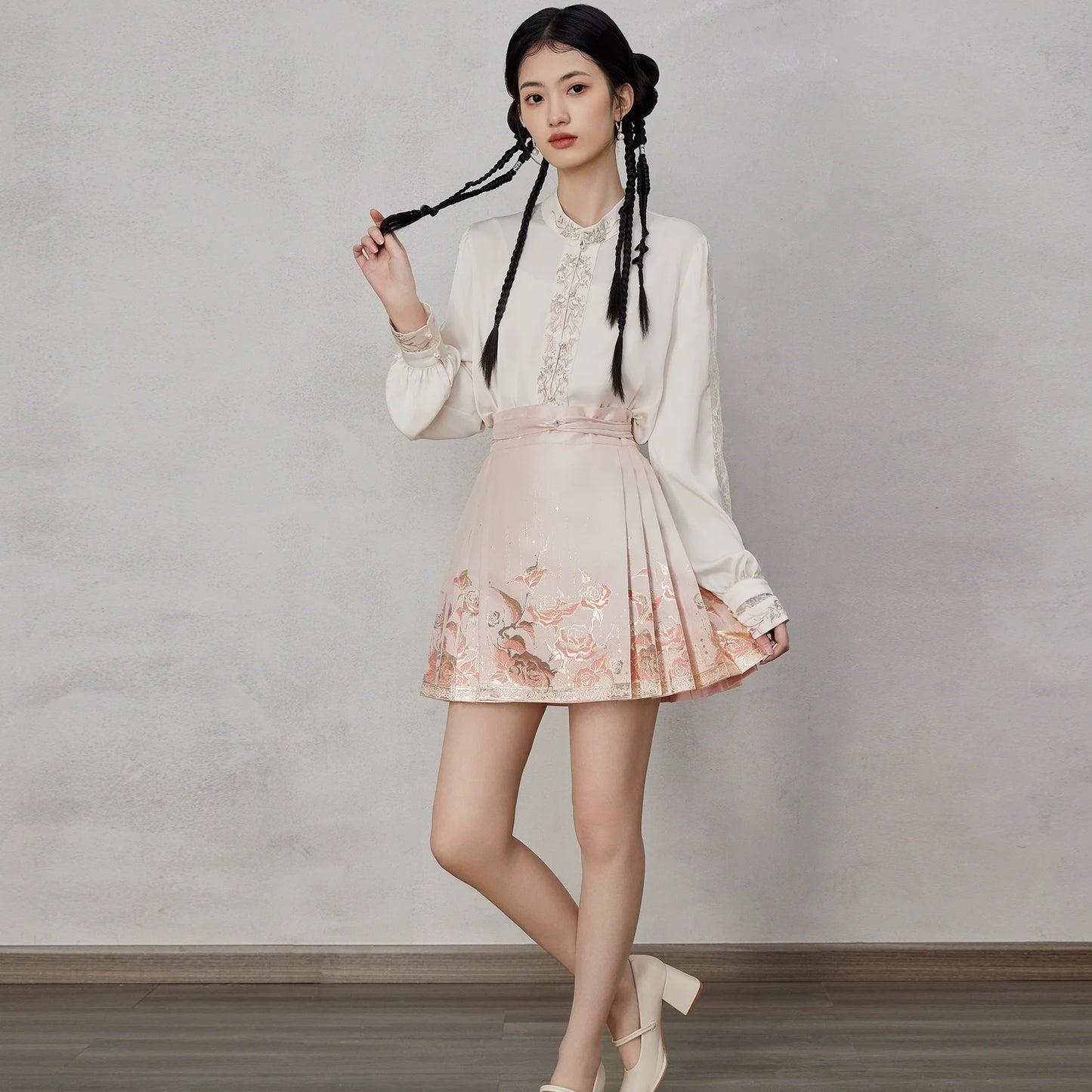 Ming Dynasty Modern Hanfu, Mamianqun, Rose 鎏金玫瑰 (Preorder)