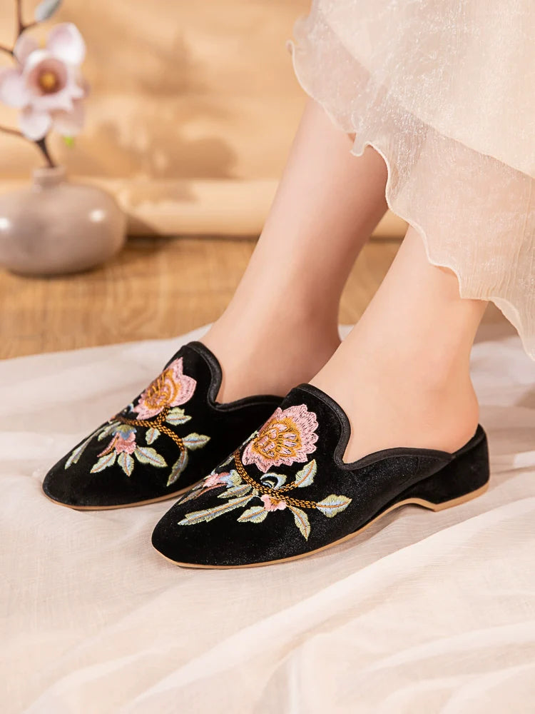 Bianca - Embroidered Slip-On Shoes for Cheongsam