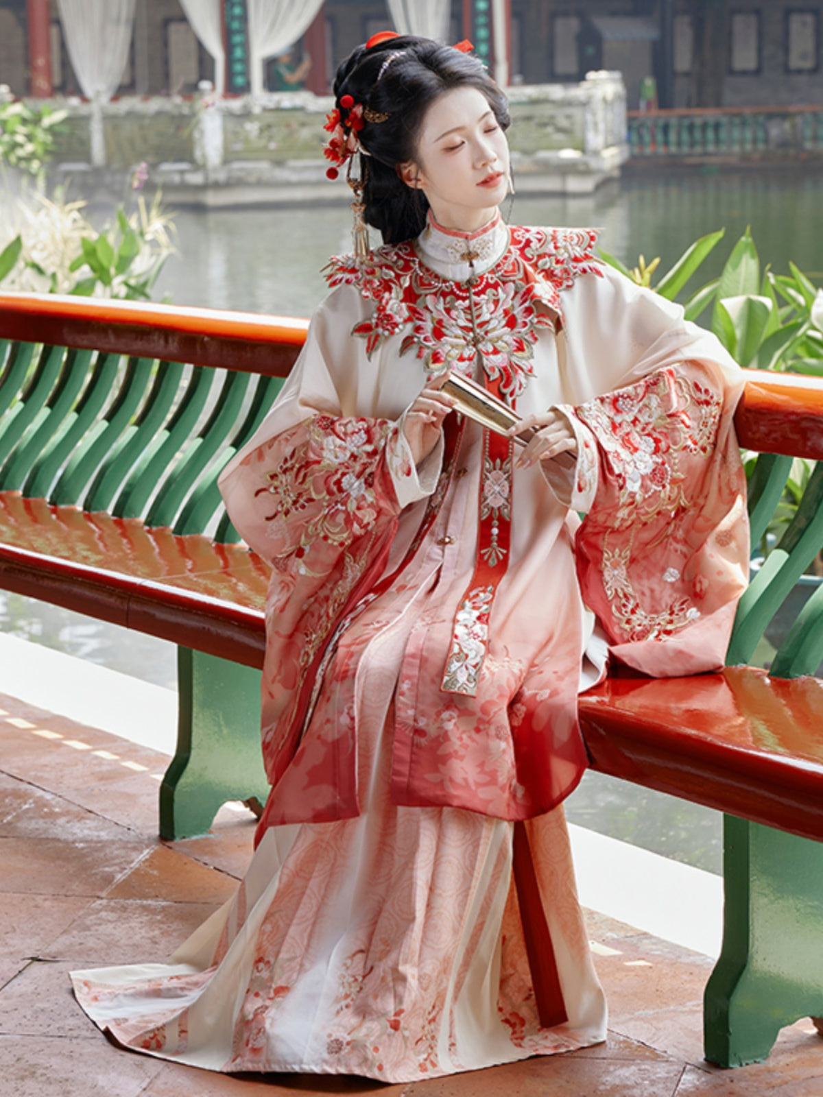 Thousand Dreams 千川一梦 - Cloud Collar & Pleated Skirt Ming Dynasty Hanfu Set