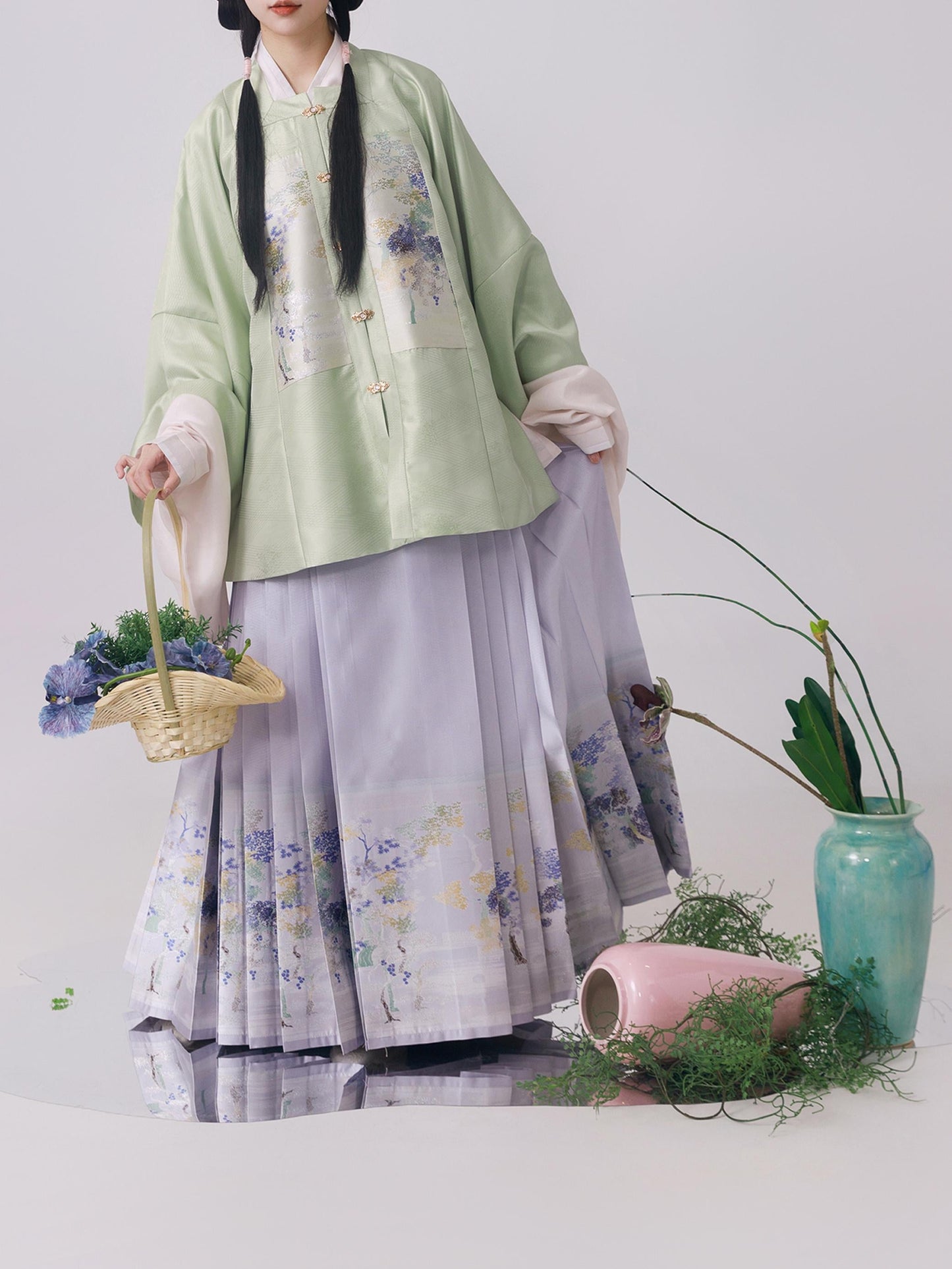 Henglin 横林 - Square Collar Top & Mamianqun Ming Dynasty Hanfu Set