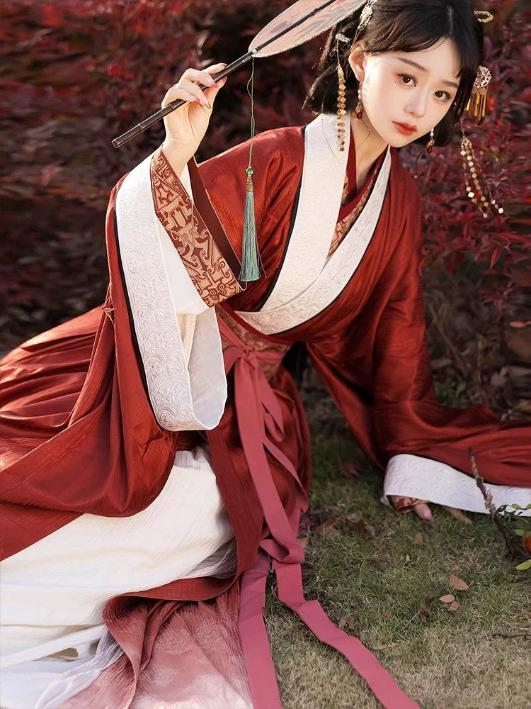 Chibi 赤壁 - Warring States and Han Dynasty Straight Hem Robe