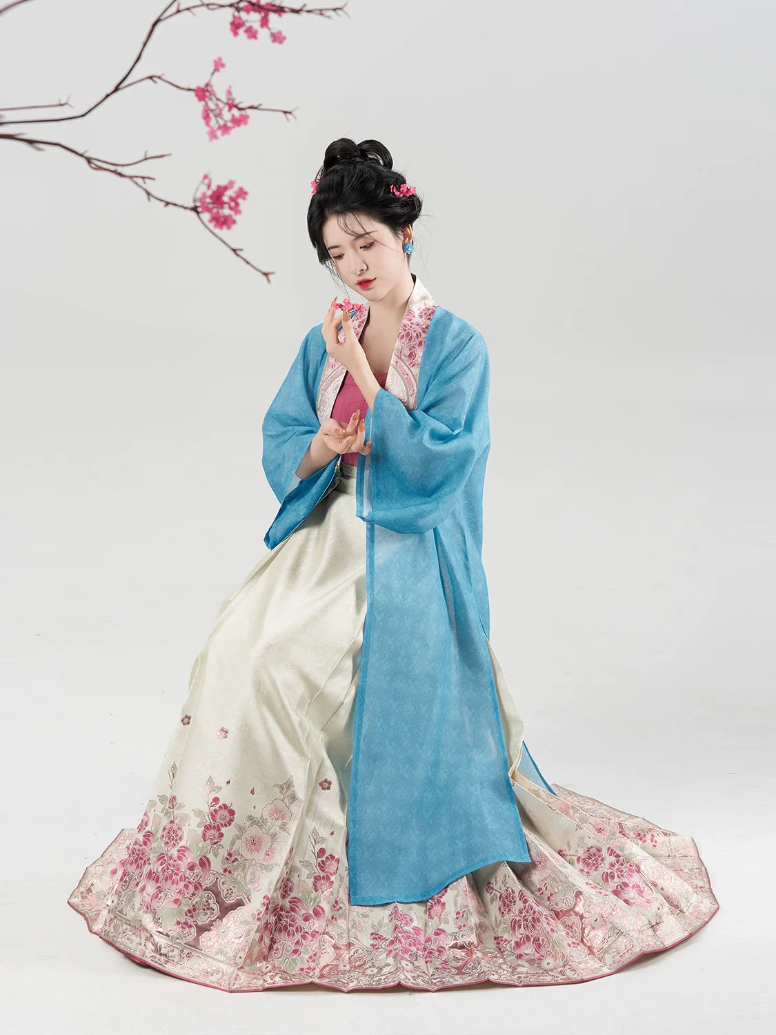 Modern Hanfu x Ming Dynasty: Luminous Waves 满晴波 (Preorder)