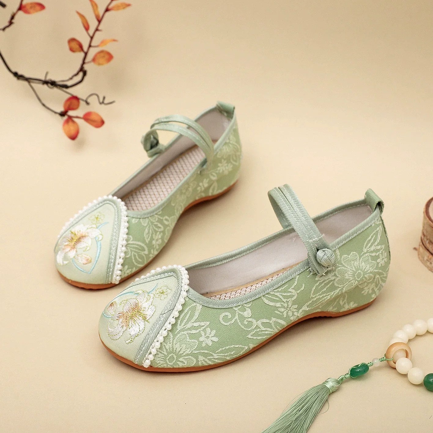 Kendall - Embroidered Chinese Hanfu Shoes