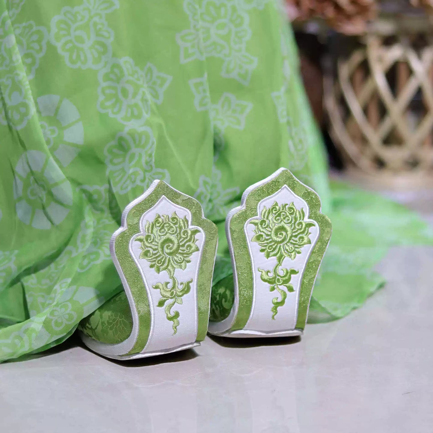 Rapunzel - Traditional Hanfu Shoes with Pointed Upturned Toe
