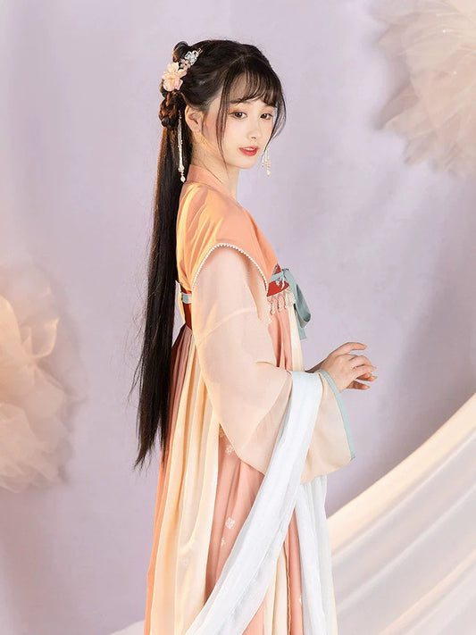 Jade Rabbit 玉兔儿 - Tang Dynasty Style Qixiong Ruqun