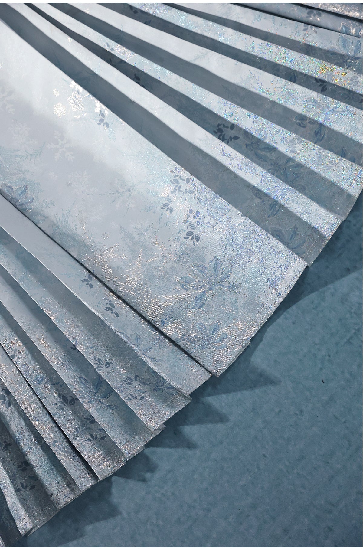 Frost and Snow 霜雪 - New Chinese Style Ming Dynasty Top and Mamianqun Set (Preorder)