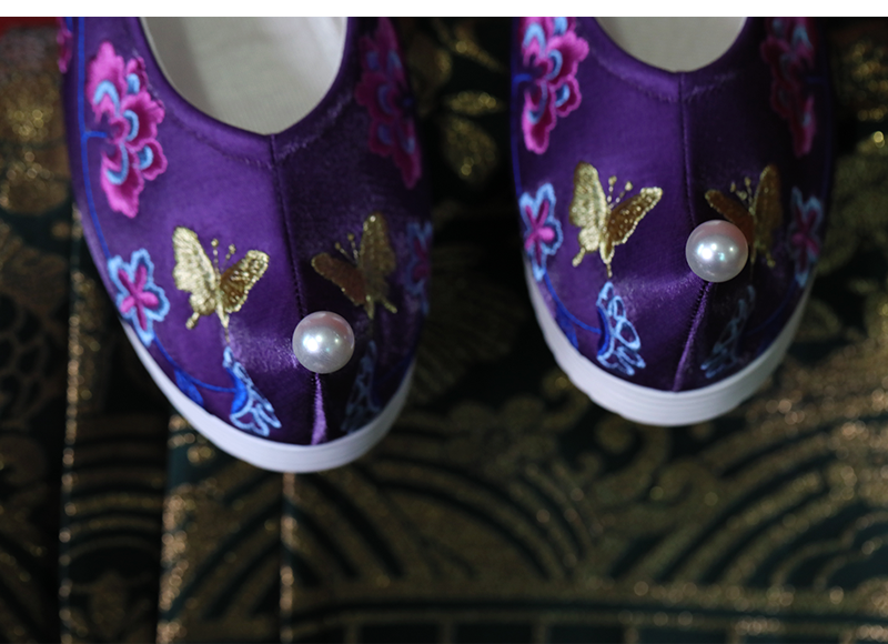 Anika – Embroidered Chinese Hanfu Shoes