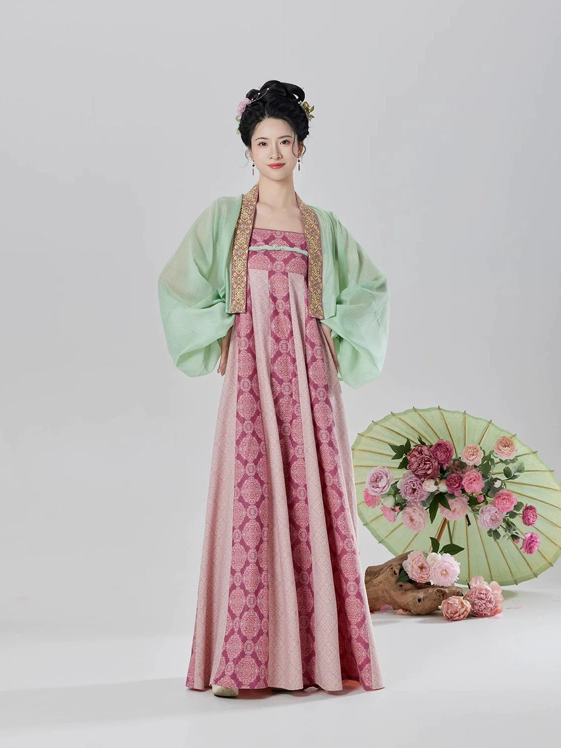 Mu Yao 沐瑶 - Modern Tang Dynasty Hanfu Famen Temple Outfit (Preorder)