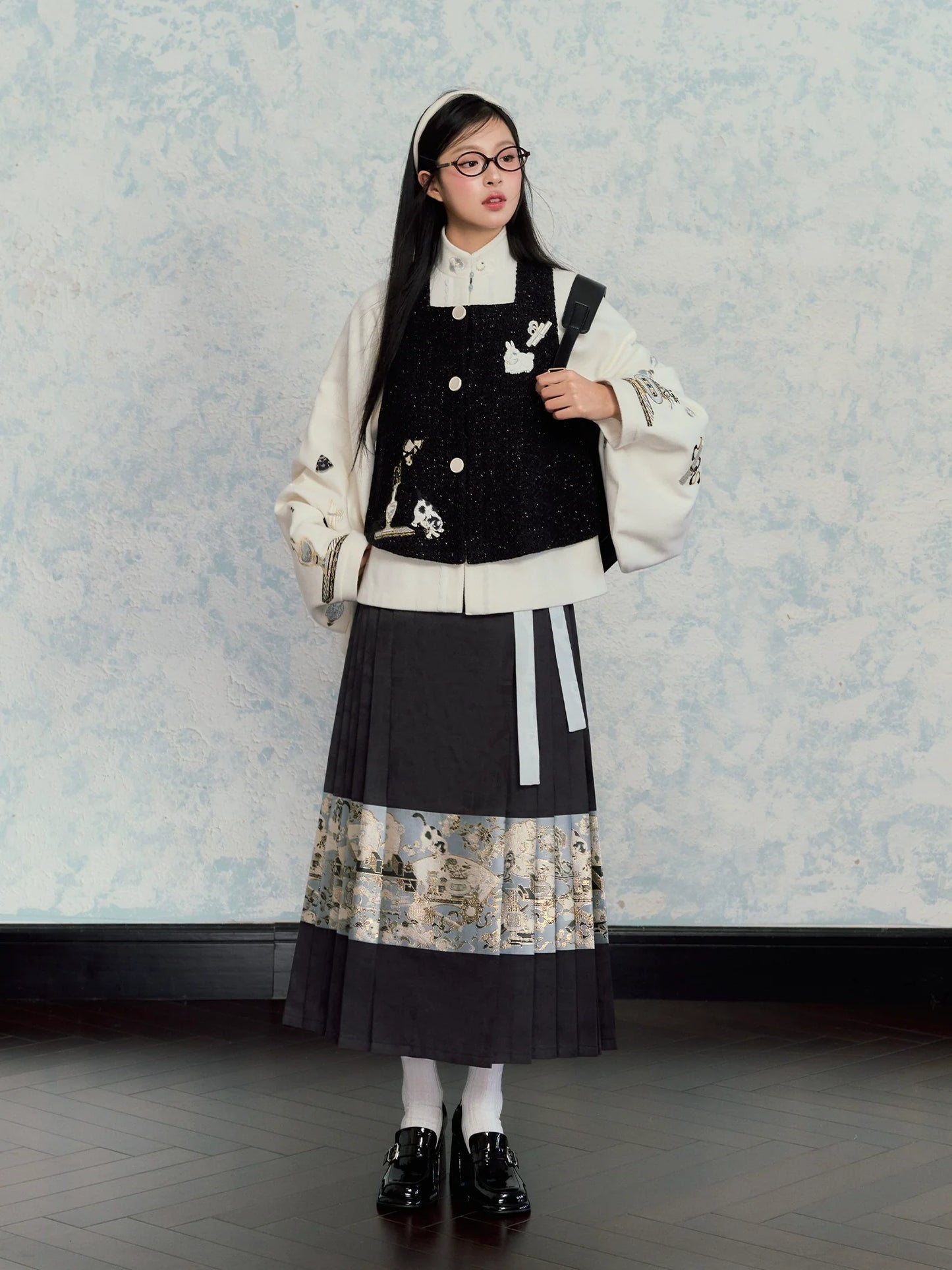 Ming Dynasty Modern Hanfu, Mamianqun, Bogu Cat 博古猫猫 (Preorder)