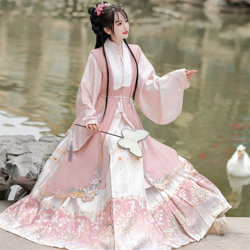 Flower Whisper 花语 - Bijia & Mamianqun Ming Dynasty Hanfu Set