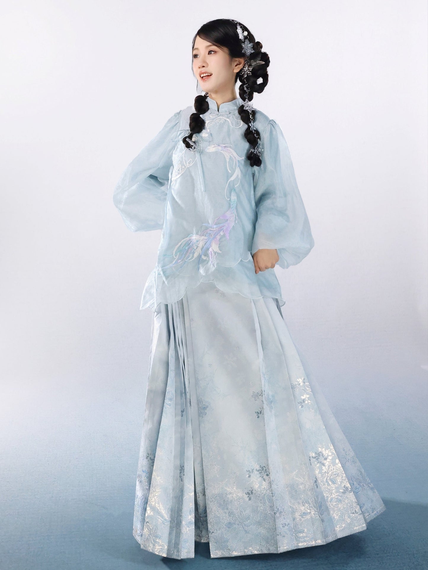 Frost and Snow 霜雪 - New Chinese Style Ming Dynasty Top and Mamianqun Set (Preorder)