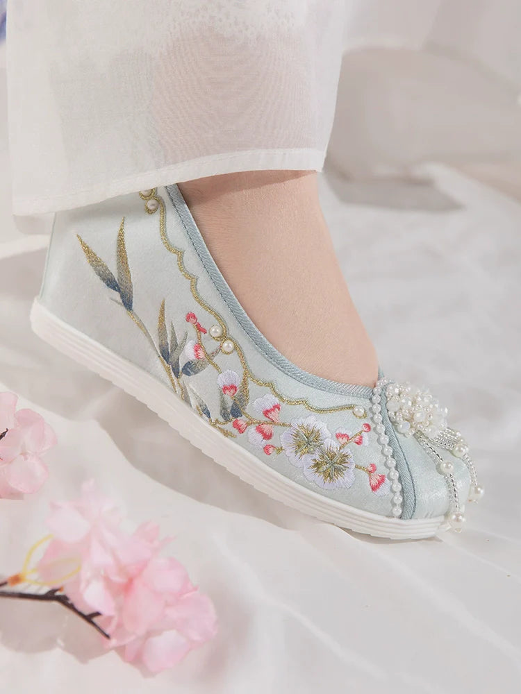 Eva - Embroidered Chinese Hanfu Shoes