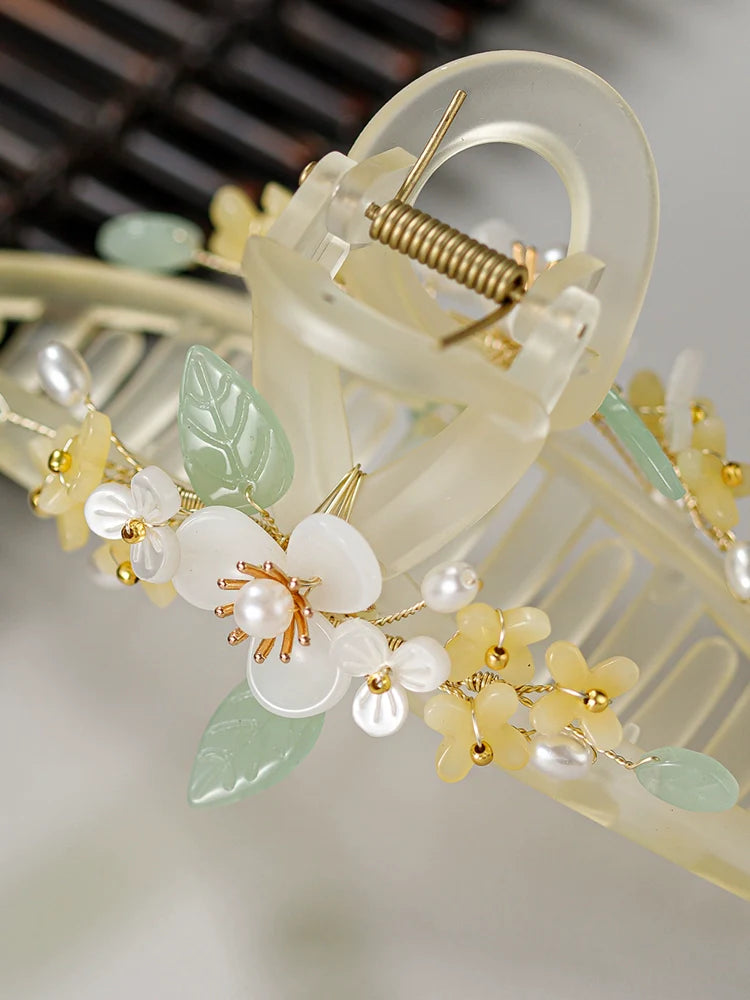 Hair Claw: Sweet Osmanthus