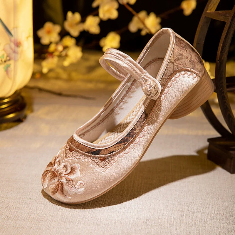 Beatrice - Embroidered Chinese Style Shoes