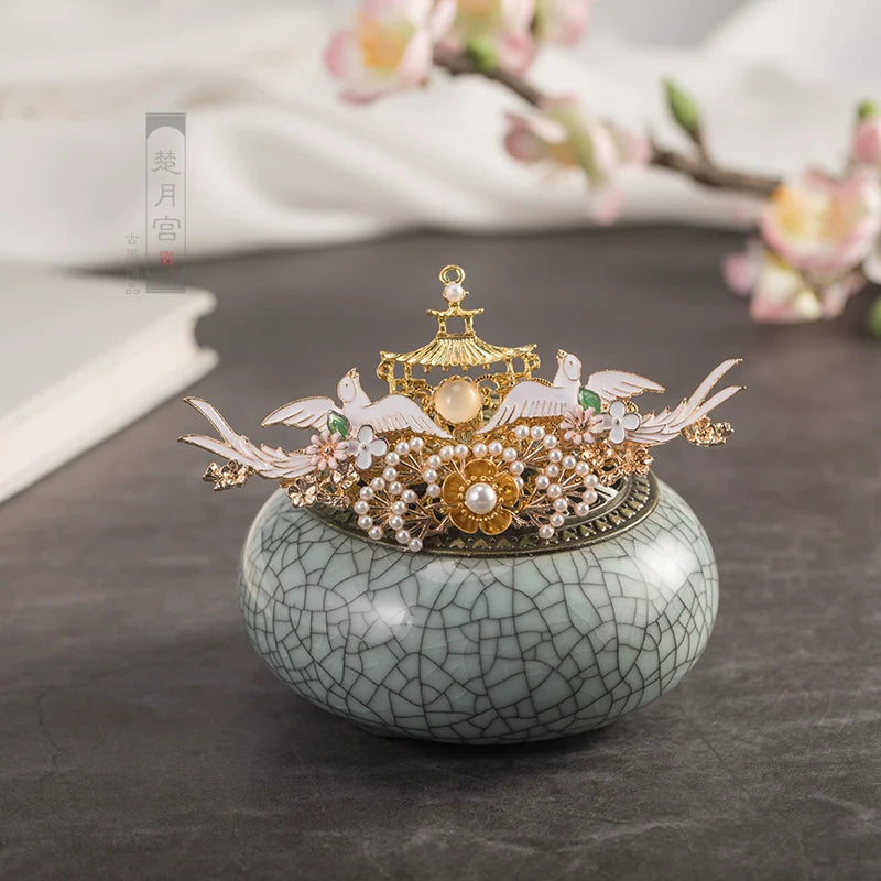 Crown: Crane Pavilion
