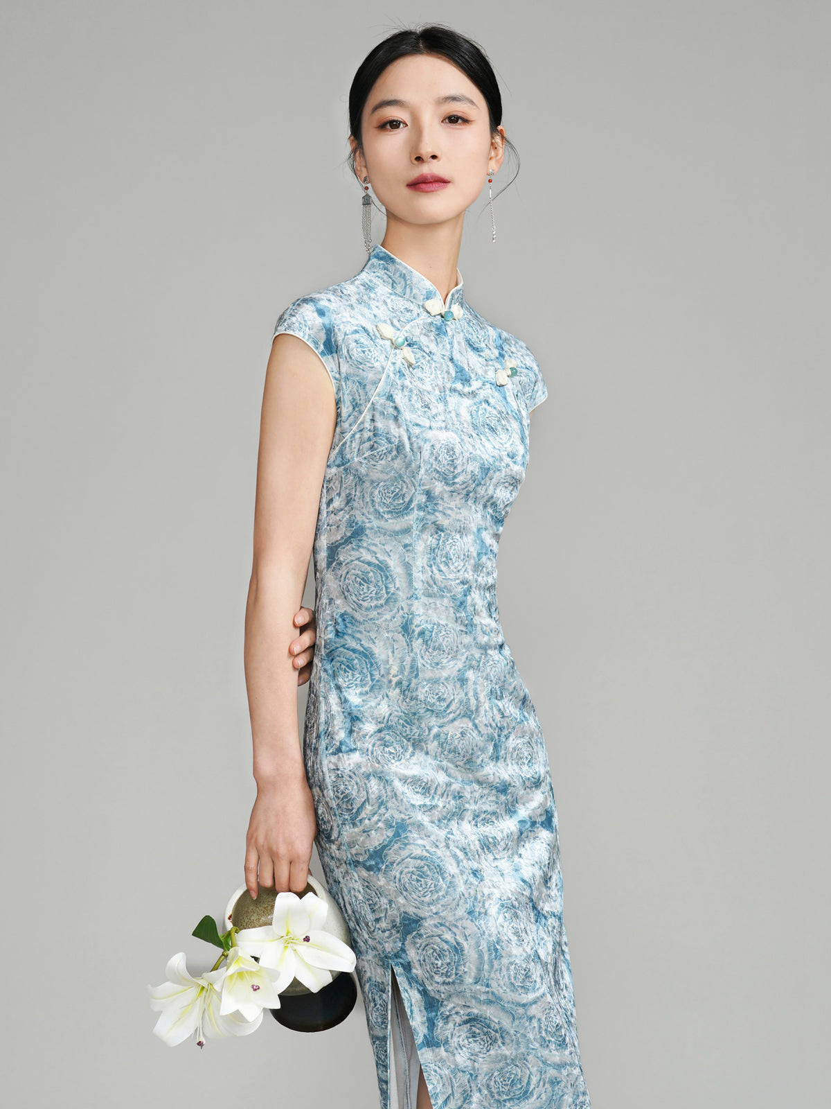 Aquamarine Flowers - Sleeveless Retro Long Cheongsam