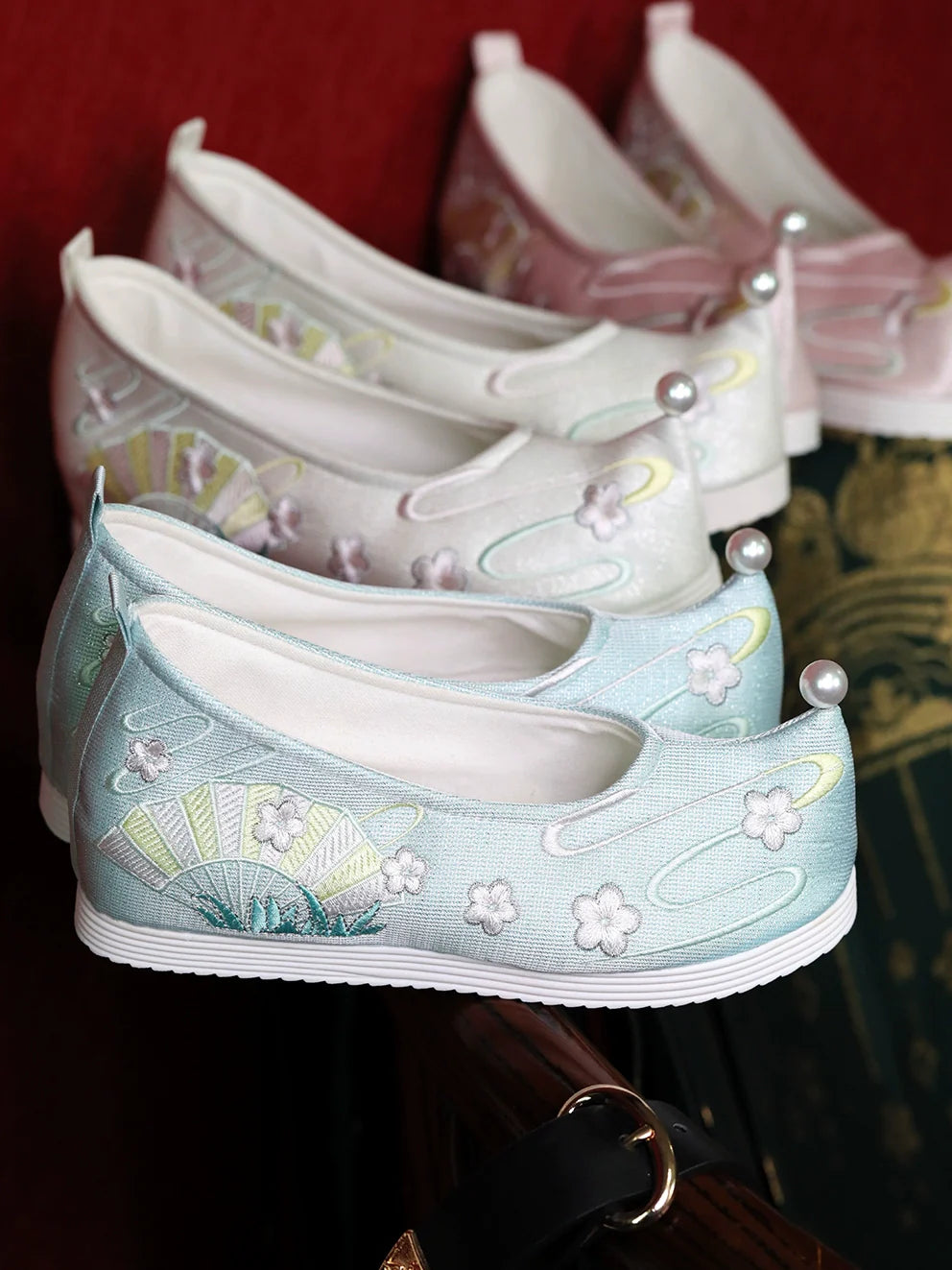 Lady Daming – Embroidered Chinese Hanfu Shoes