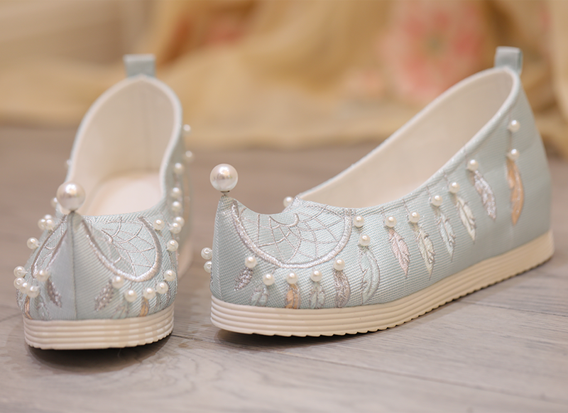 Dreamcatcher – Embroidered Chinese Hanfu Shoes