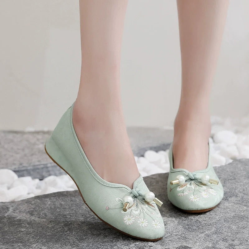 Arabella - Embroidered Chinese Style Shoes