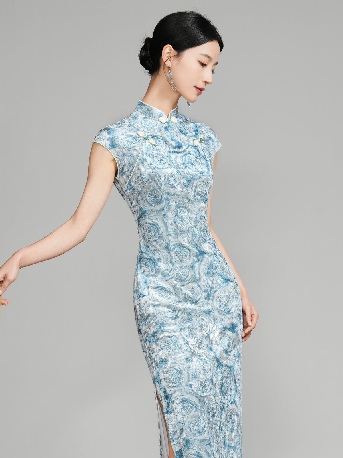 Aquamarine Flowers - Sleeveless Retro Long Cheongsam