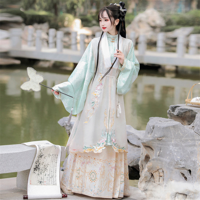 Flower Whisper 花语 - Bijia & Mamianqun Ming Dynasty Hanfu Set