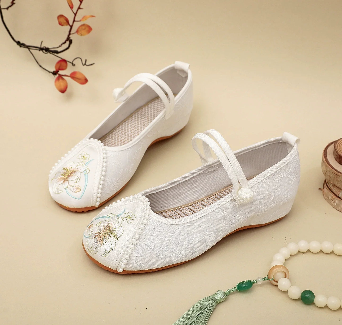 Kendall - Embroidered Chinese Hanfu Shoes