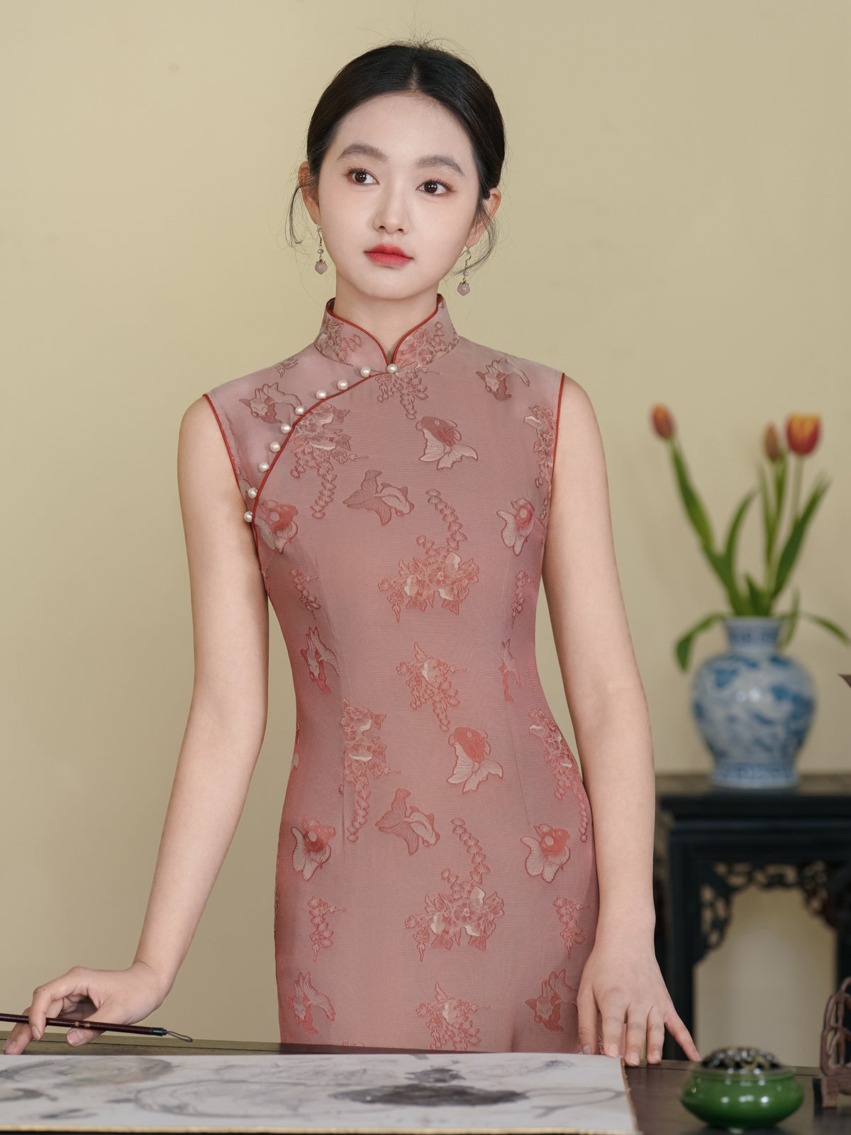 Fenghua Juedai 风华绝代 - Sleeveless Dusty Pink Long Cheongsam