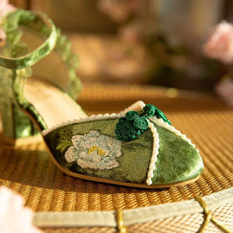 Cora - Embroidered Chinese Style Hanfu Shoes