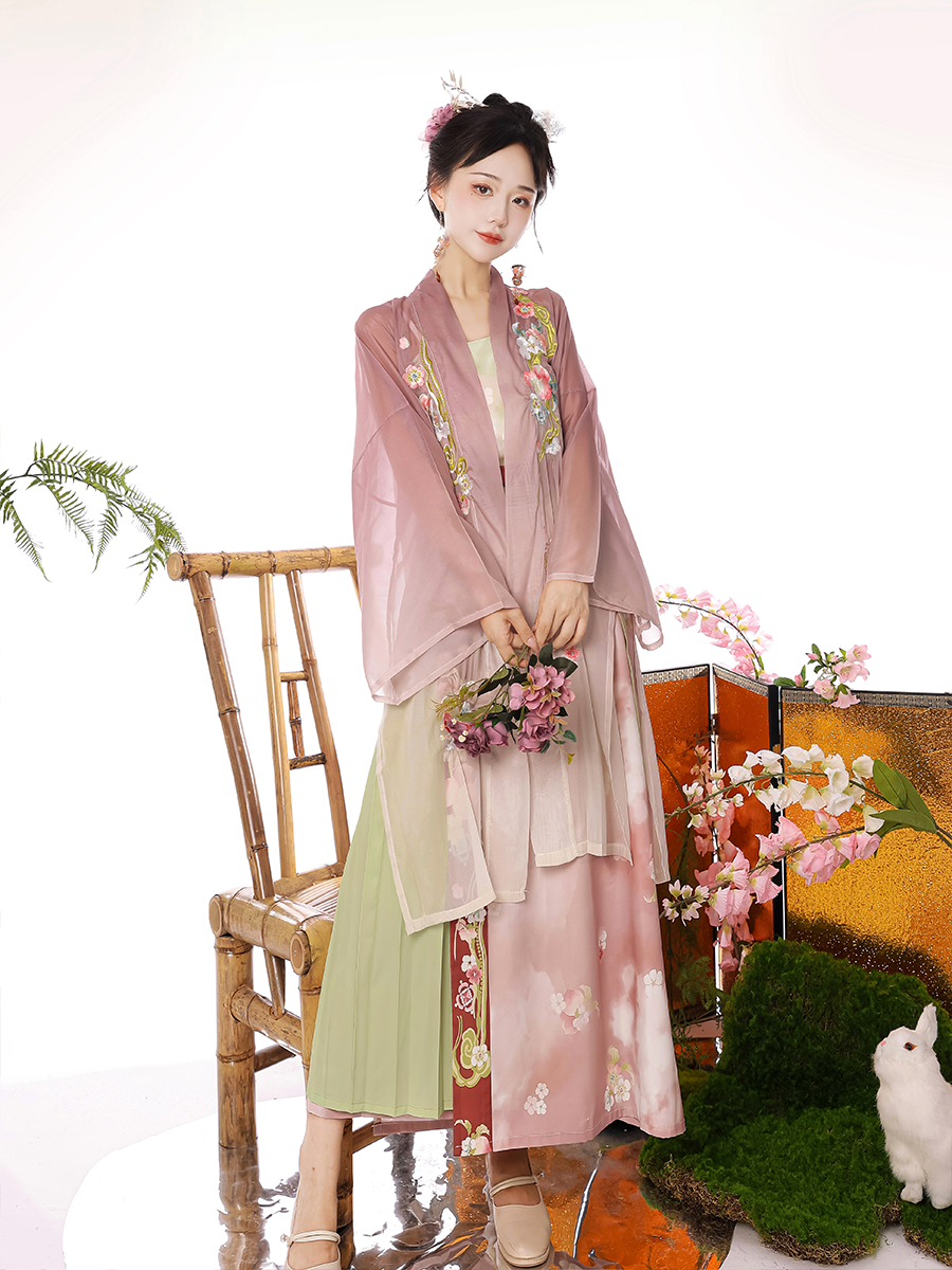 Tao Yan 桃研 - Song Dynasty Style Qiyao Ruqun Hanfu