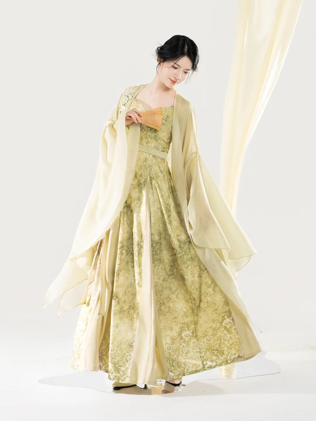 Camellia Water 山茶煮水 - Modern Tang Dynasty Hanfu Outfit (Preorder)