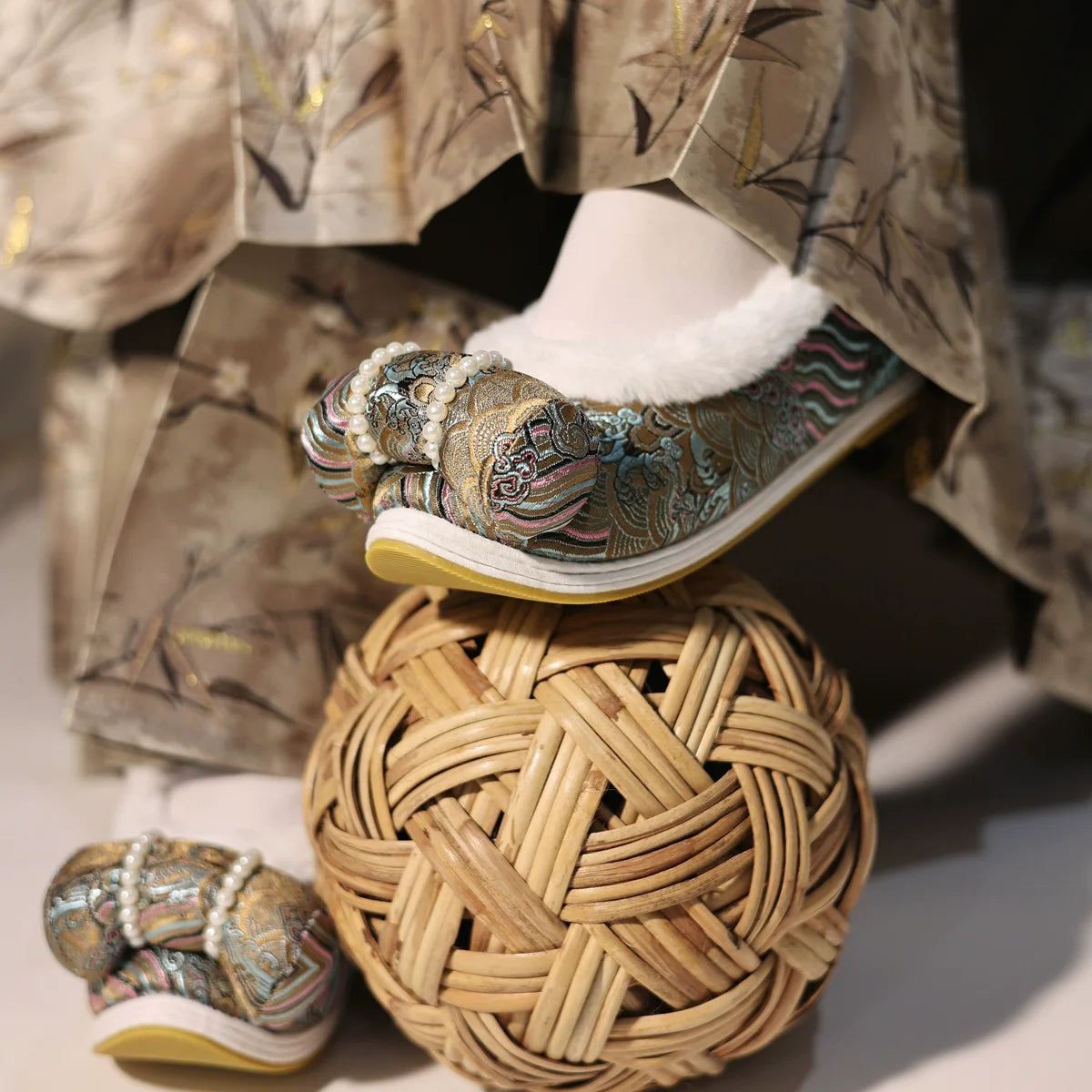 Stella - Embroidered Chinese Hanfu Bow Shoes
