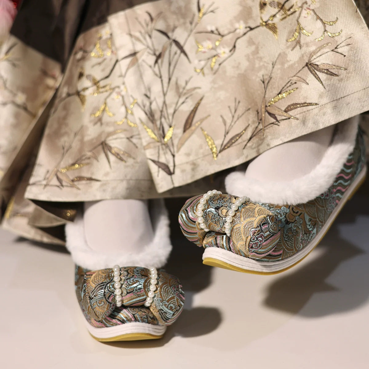 Stella - Embroidered Chinese Hanfu Bow Shoes