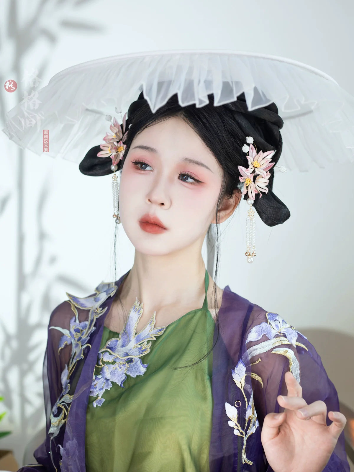 Hair Clips: Yang Lin