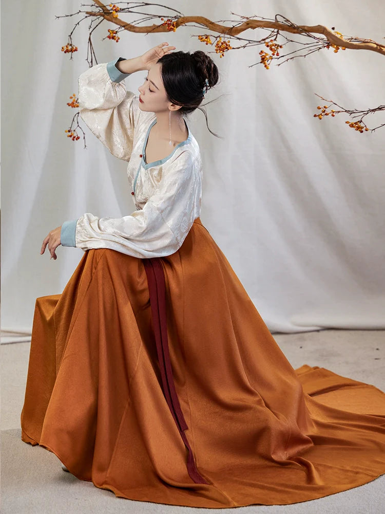 Tang Dynasty x Modern Hanfu: Swan Banquet 惊鸿宴 (Preorder)