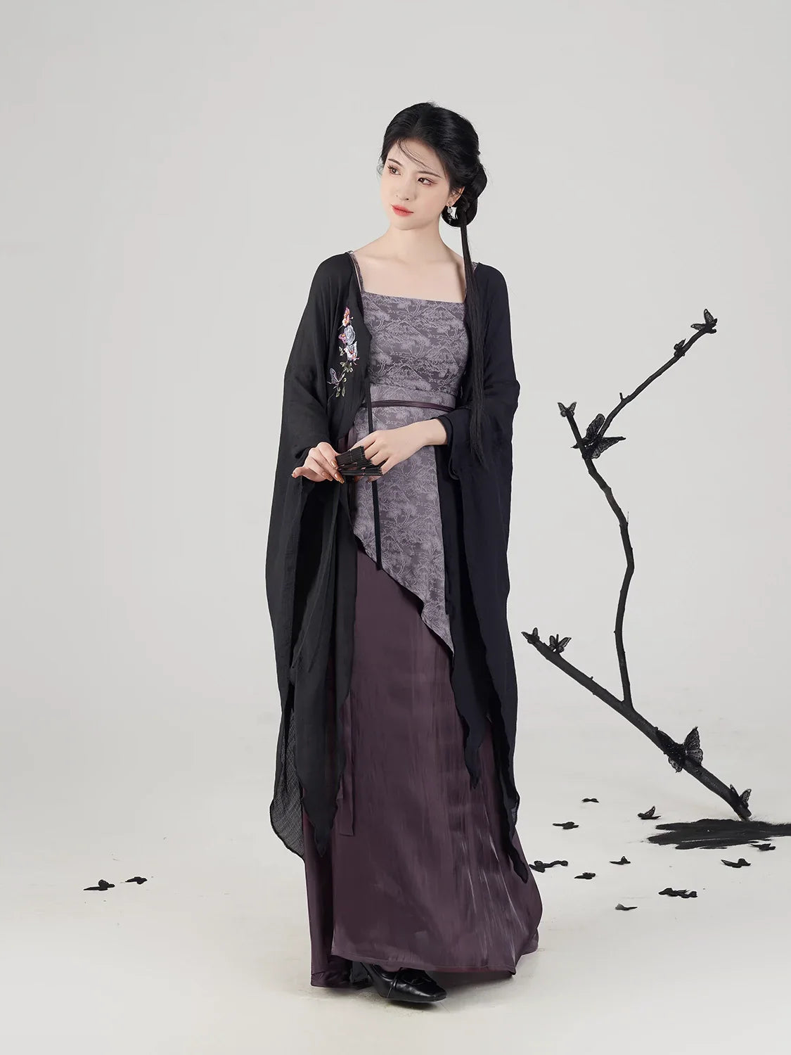 Tang Dynasty x Modern Hanfu: Swallowtail Butterfly 燕尾蝶 (Preorder)