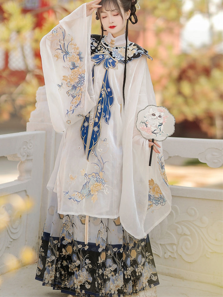 Yurui 玉蕊 - Cloud Collar & Mamianqun Ming Dynasty Hanfu Set