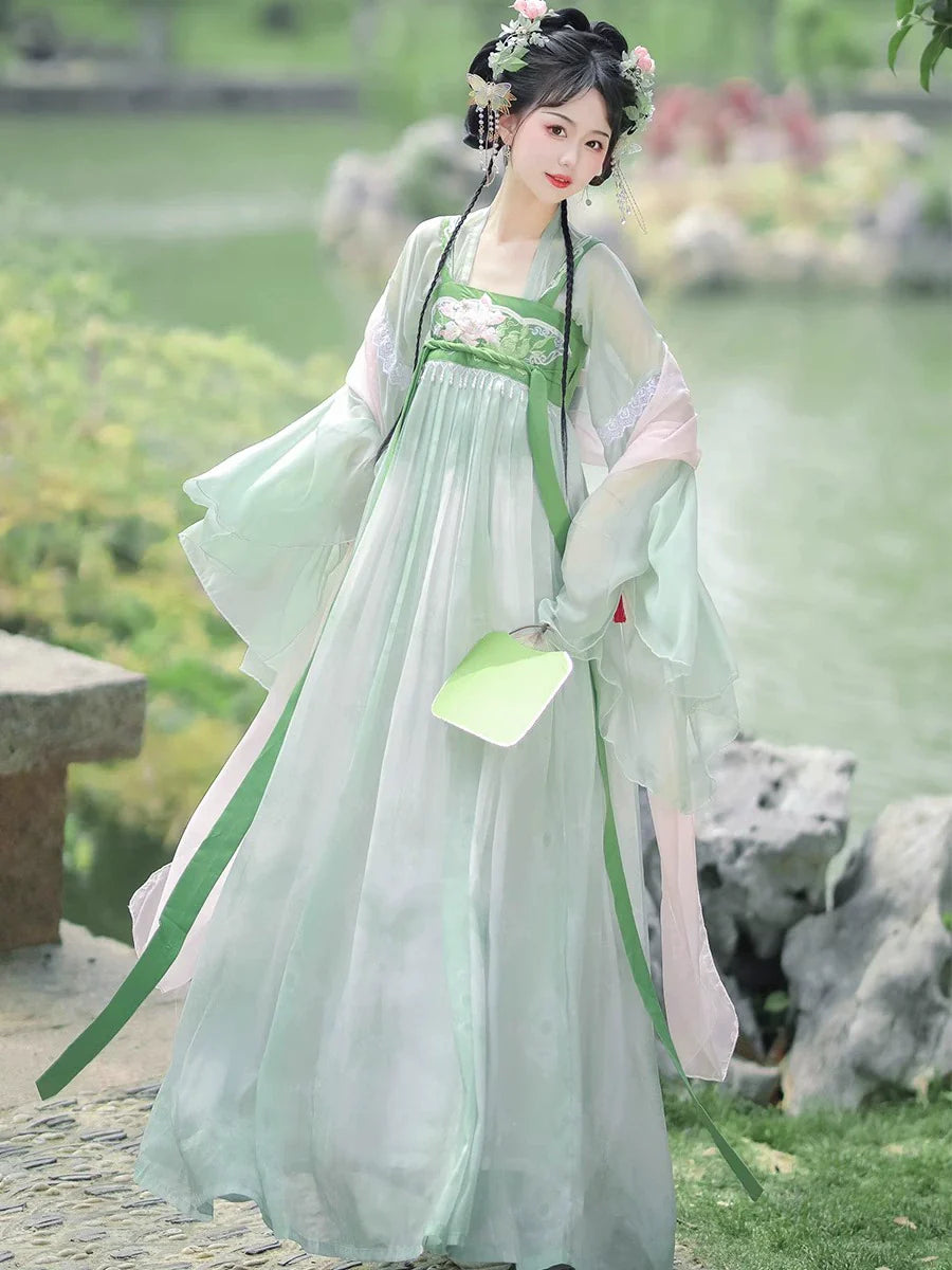 Little Lotus - Tang Dynasty Qixiong Ruqun Modern Hanfu Dress