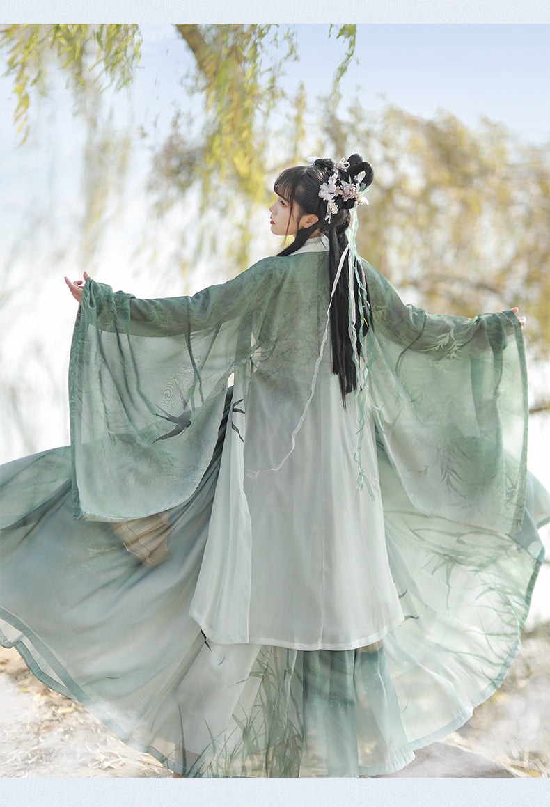 Swallow Flight 燕双飞 - Song Dynasty Style Qiyao Ruqun Hanfu