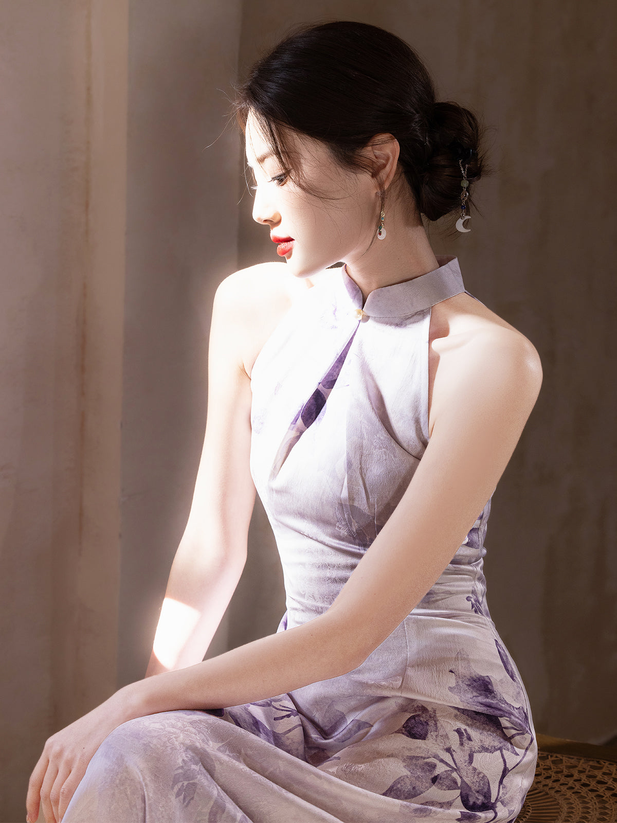 Purple Elegant Flowers 雅紫繁花 - Halter Neck Satin Long Cheongsam
