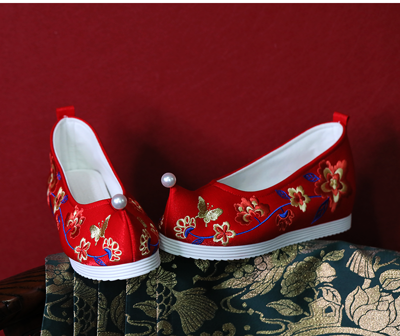Anika – Embroidered Chinese Hanfu Shoes
