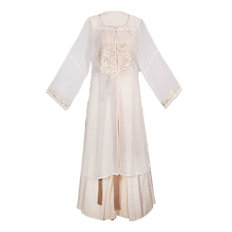 Song Dynasty x Modern Hanfu: Clouds and Moon 云间月 (Preorder)