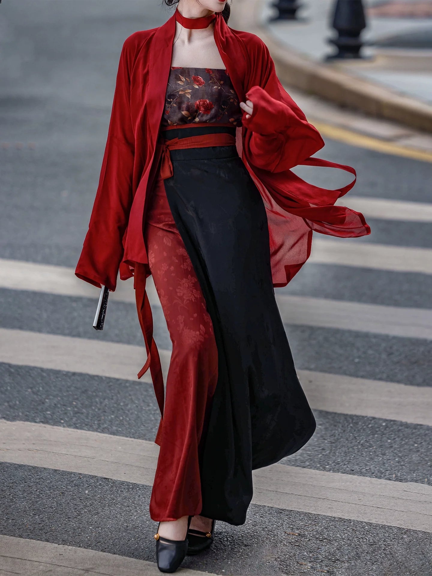 Rose Whisper 玫瑰夜语 - Modern Song Dynasty Hanfu Outfit (Preorder)
