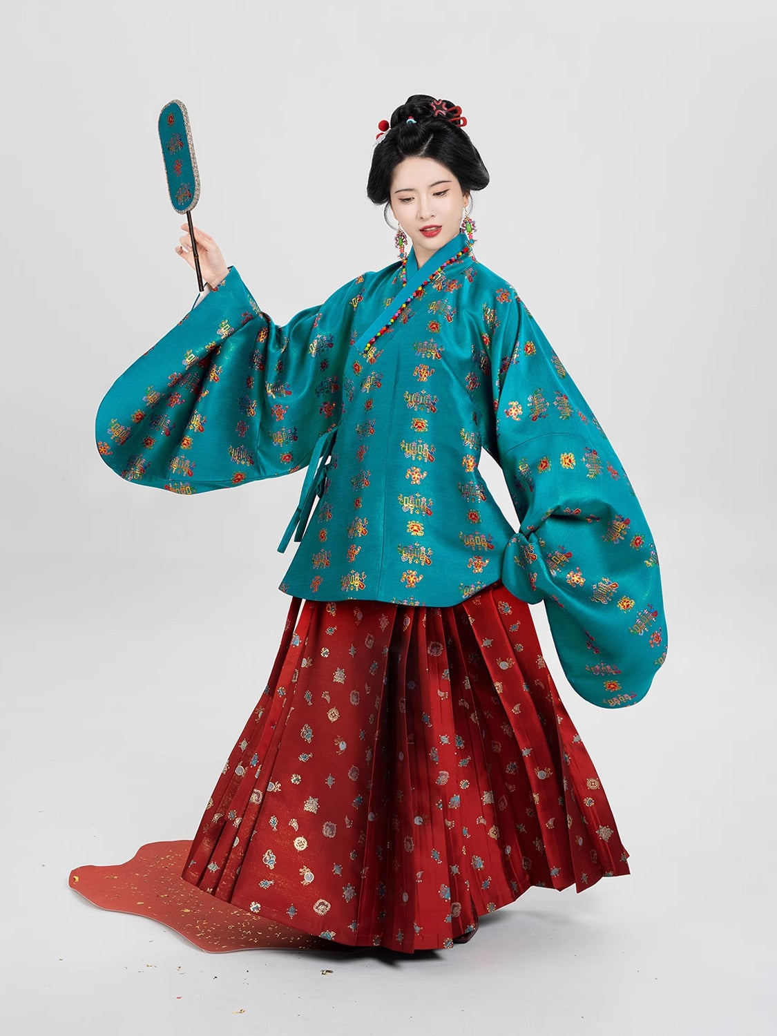 Giggles 嘻笑 - Cross Collar Top & Mamianqun Ming Dynasty Hanfu Set (Preorder)