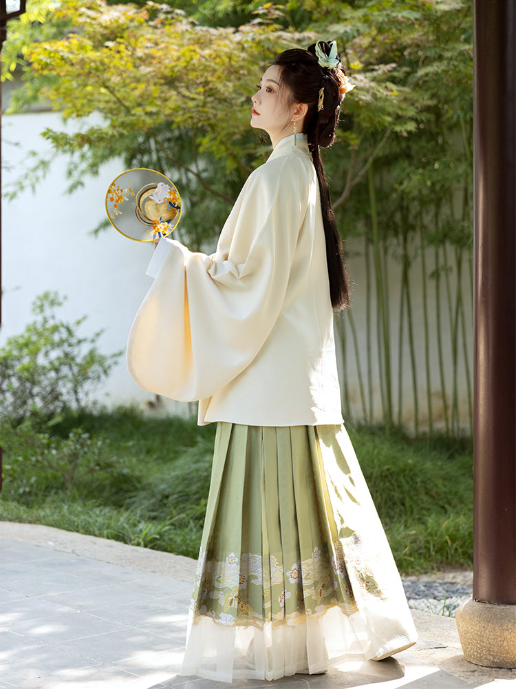 Moon 酌月 - Pipa Sleeve Top & Mamianqun Ming Dynasty Hanfu Set