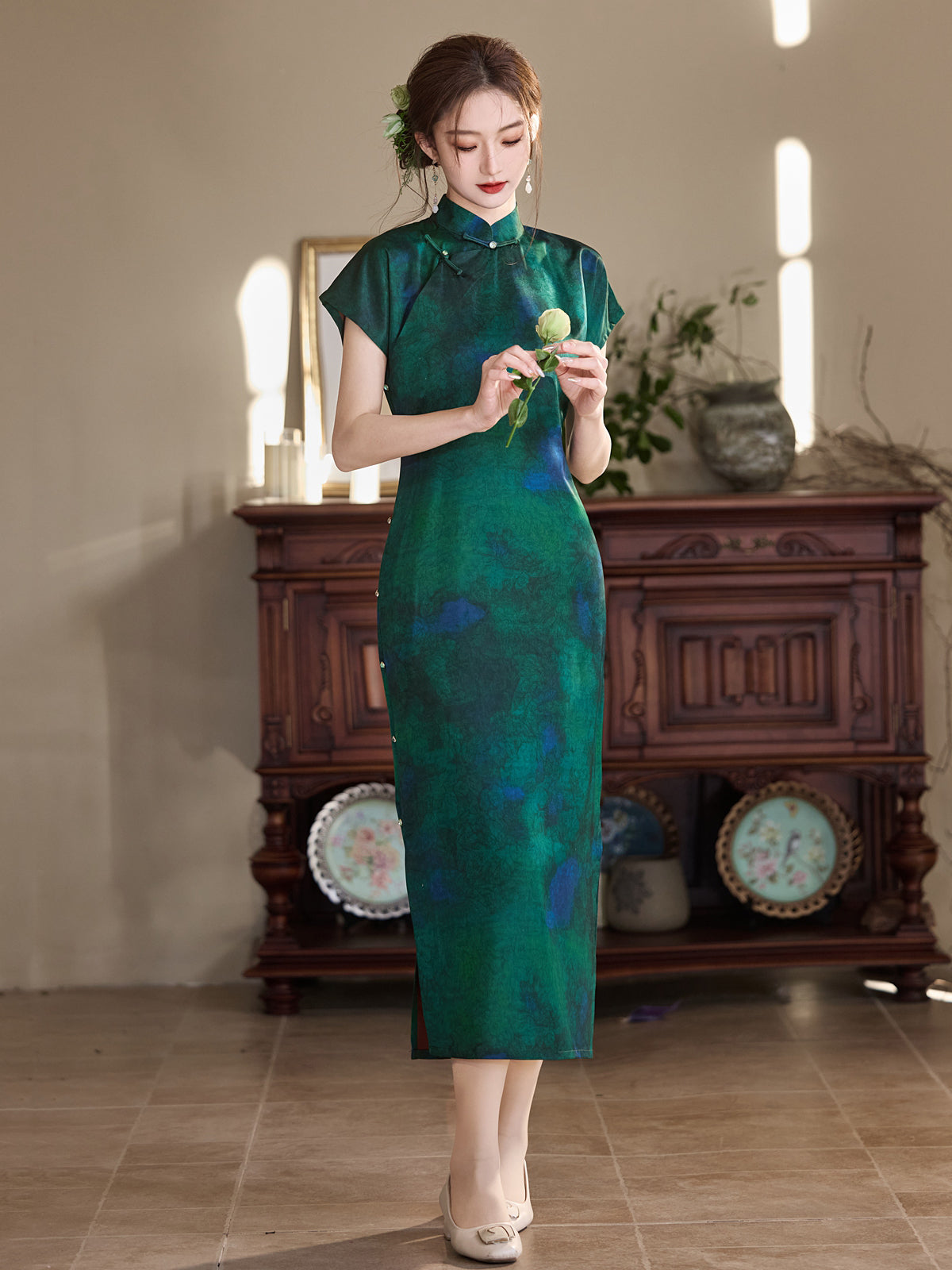 Emeraldine - Short Sleeve Green Long Cheongsam