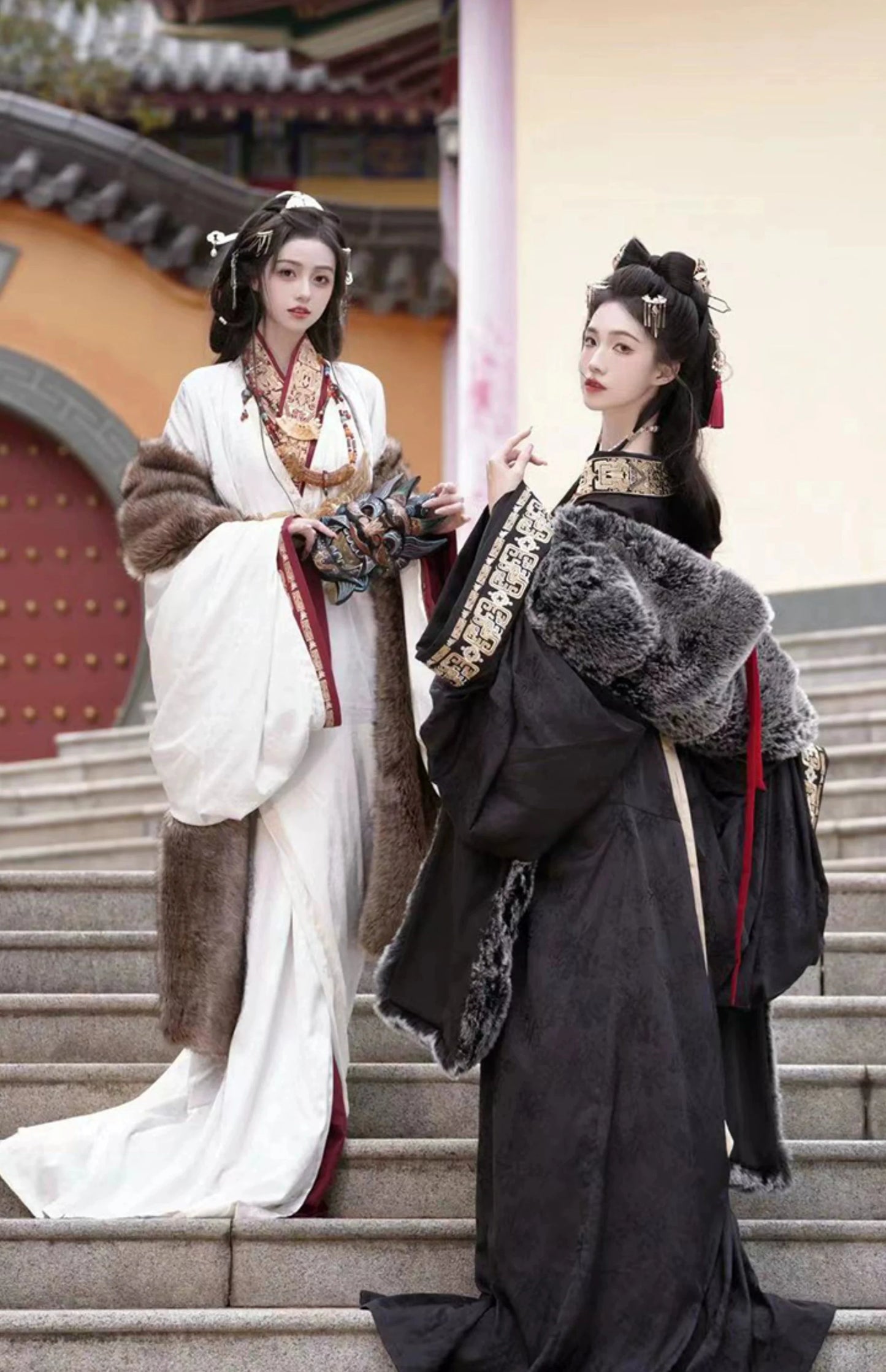 Arctic Fox - Warring States and Han Dynasty Straight Hem Robe
