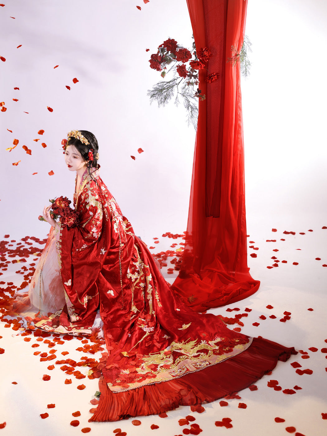 The Song Dynasty Wedding, Bridal Gown, Camellia Petals 山茶花事 (Preorder)