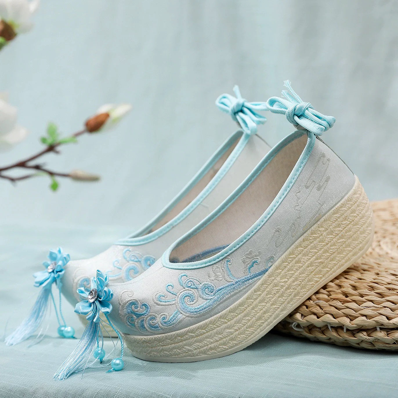Naomi - Embroidered Hanfu Shoes with Straw Platform