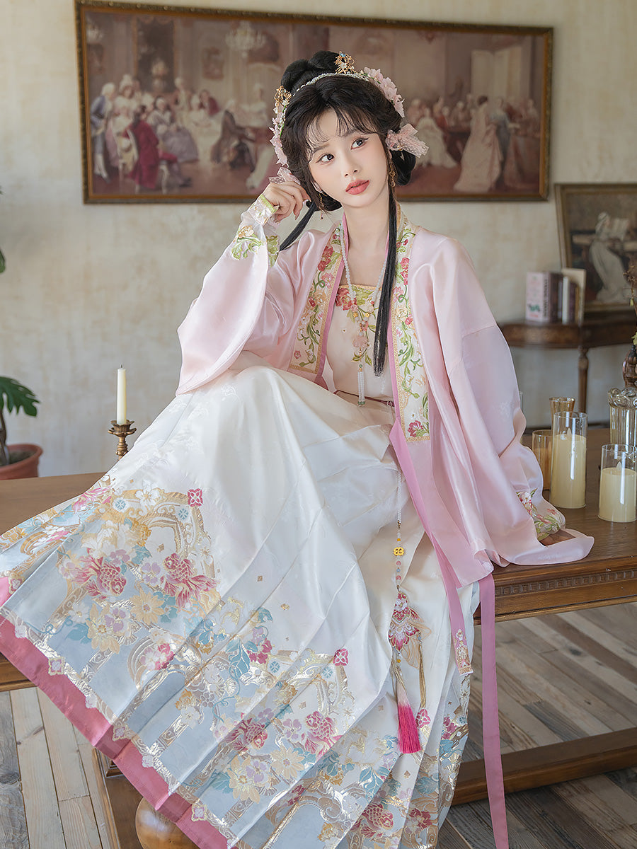 Bogu Taohua 博古桃花 - Cross Collar Top & Mamianqun Ming Dynasty Hanfu Set