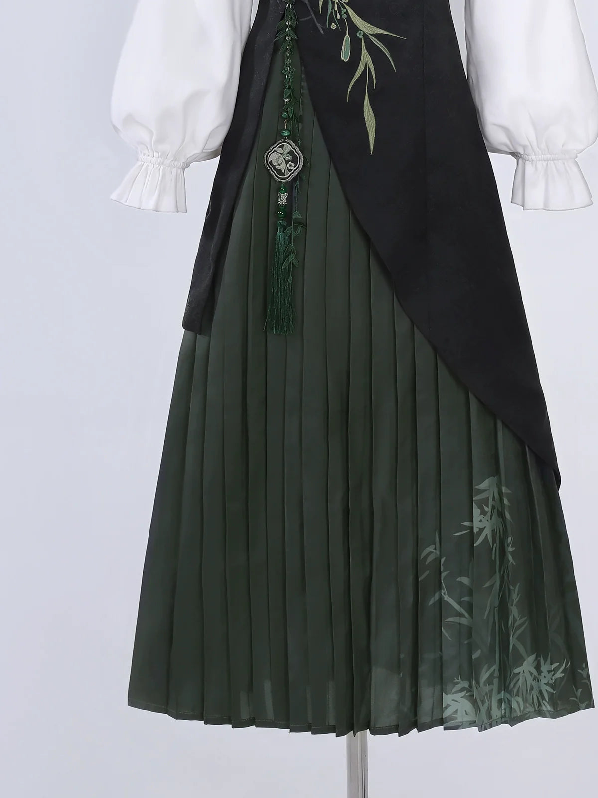 New Chinese Style Outfit: Snow in the Bamboo Ravine 竹涧雪